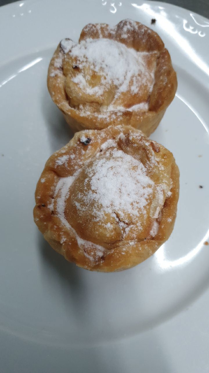 Pasteles de Okela con azúcar glas